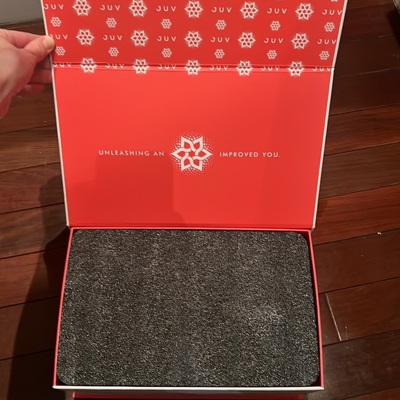 Brand new in box Juv press juicer - Picture 2 of 3